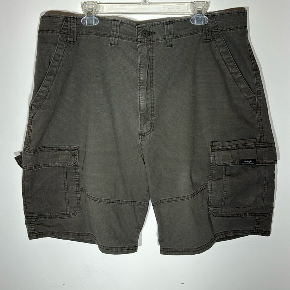 Wrangler Gray Cargo Shorts - 44 Reg